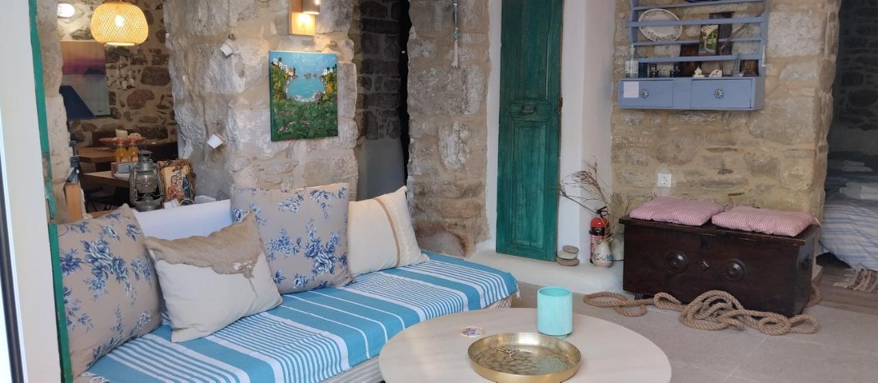 Gallery House Plouti Bagian luar foto